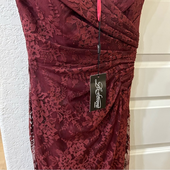 NWT La Femme Portrait Neck Lace Gown Burgundy Lace - Picture 4 of 4